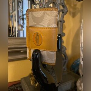 COACH Vintage Key Case Holder Mustard Yellow Leather & Beige Signature Canvas